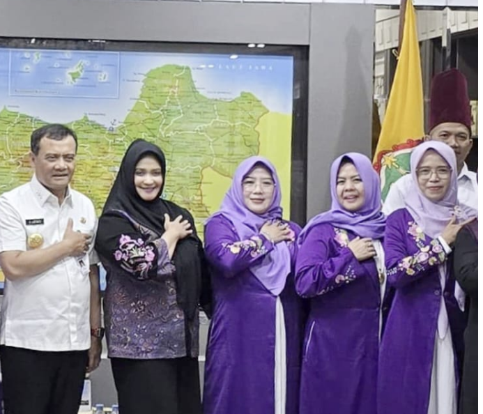 Komjen Pol (Purn) Drs. Ahmad Luthfi , S.H., S.St. M.K