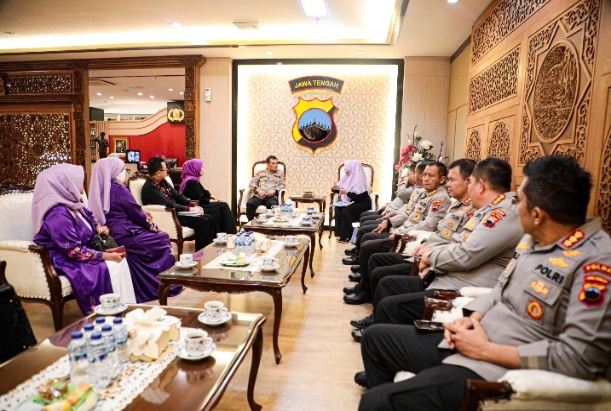 The Chairwoman of WMI with the Regent of Tegal Regency, Dra. Hj . Umi Azizah