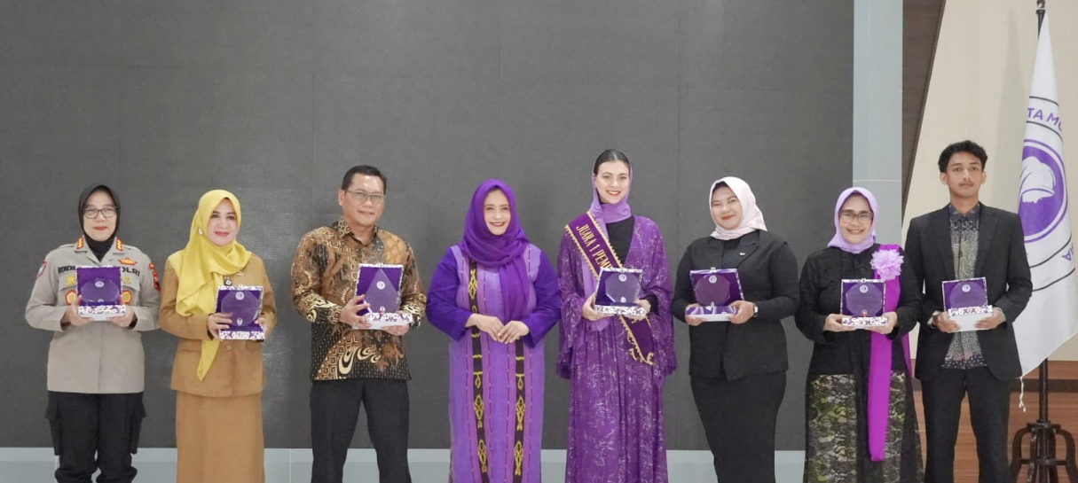 The Chairwoman of WMI with Former Minister of Health of the Republic of Indonesia, Dr. dr. Siti Fadilah Supari, Sp.JP(K)