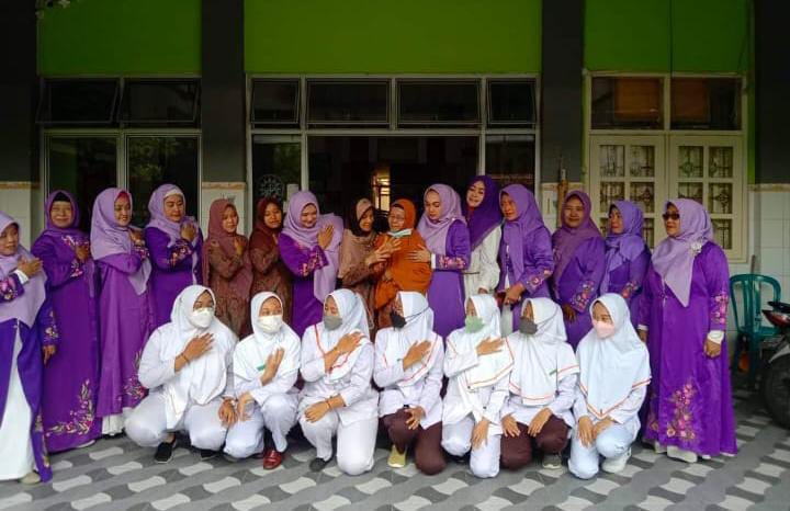 WMI Providing Social Assistance to Individuals with Mental Health Disorders in Tegal Regency